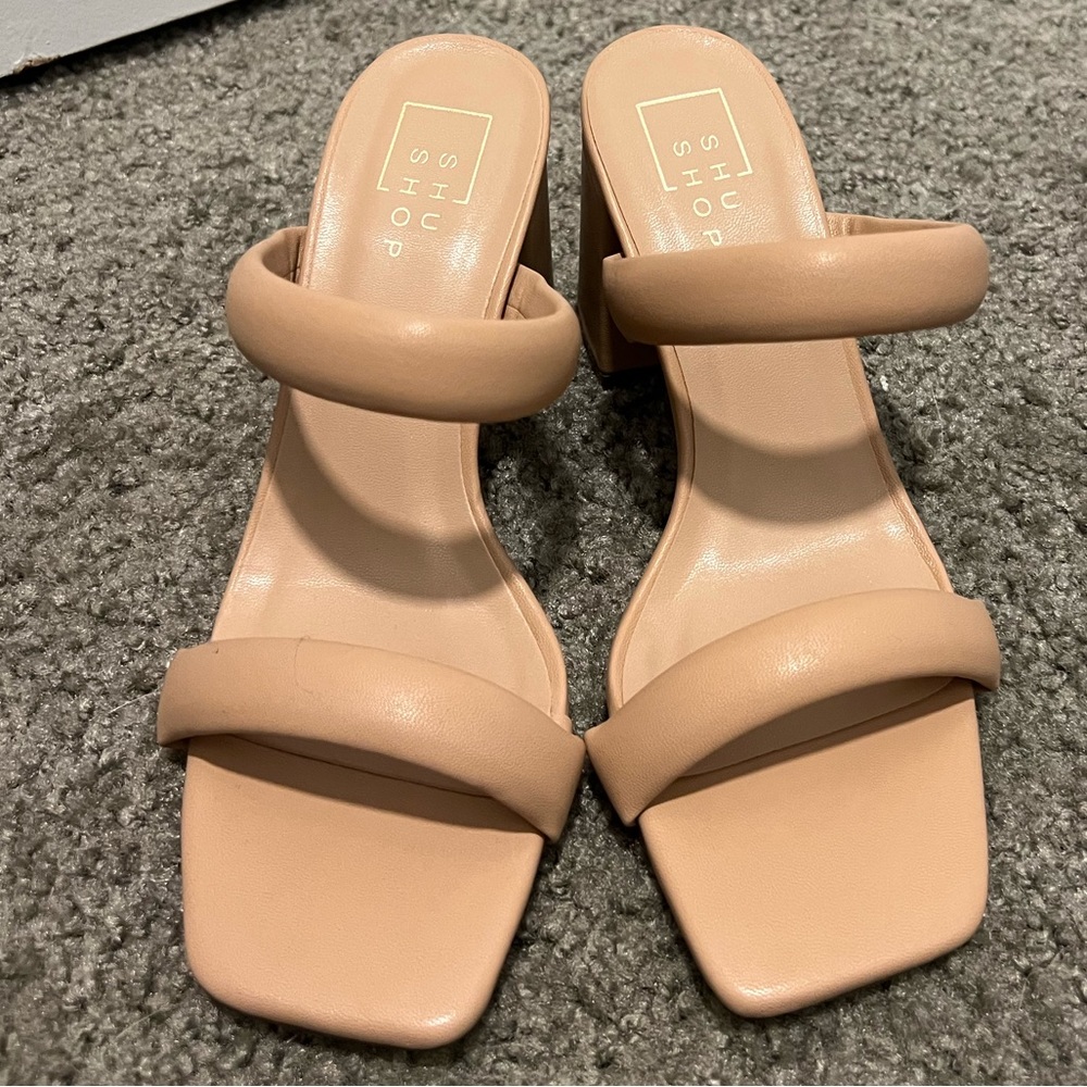 Strapy heel